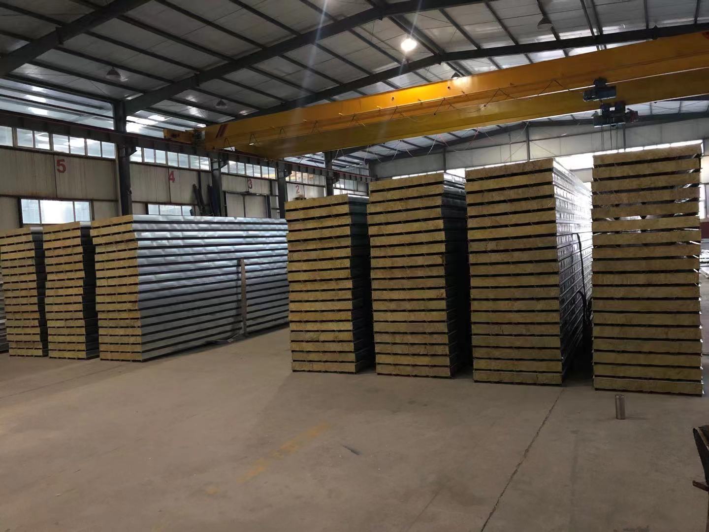 济南岩棉板(图1) 济南岩棉板(图1)